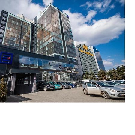 Glass New Apartments Ultracentral Chişinau Exteriör bild